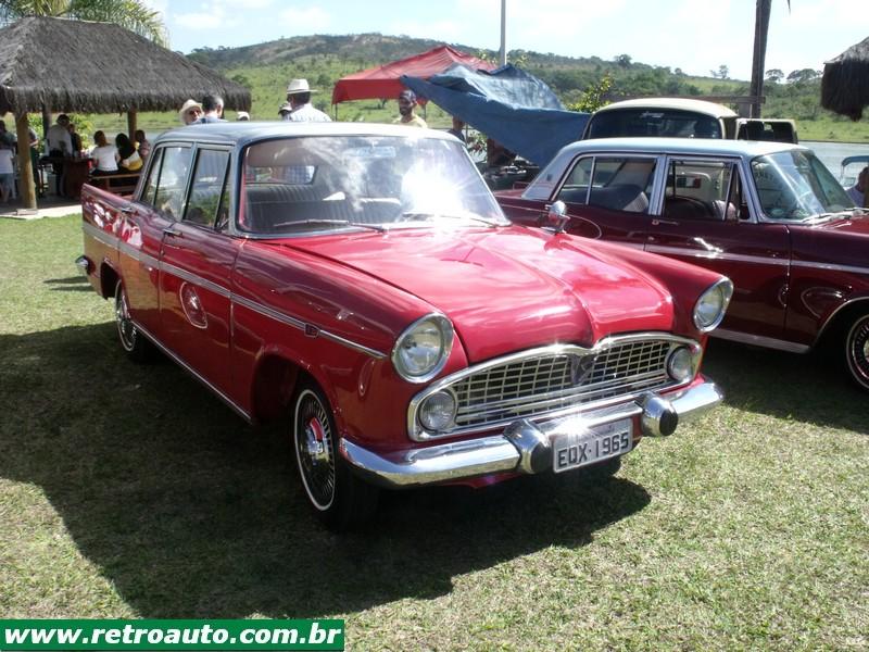 Simca Chambord: O primeiro automóvel brasileiro com motor V8 ...