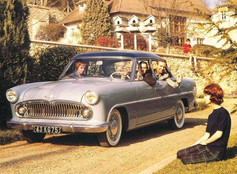 Simca Chambord: O primeiro automóvel brasileiro com motor V8 ...